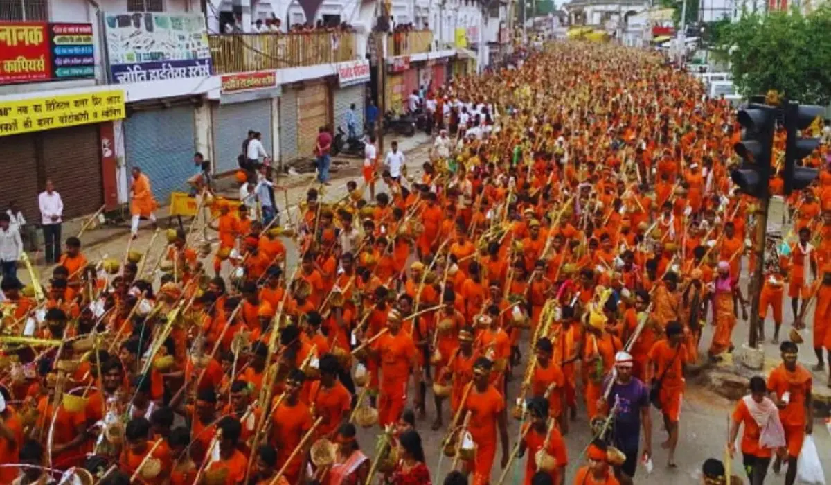 Kanwar Yatra: एक महीने में कांवरिया पथ से गुजरे पचास लाख से अधिक श्रद्धालु, गूंजा बोल बम