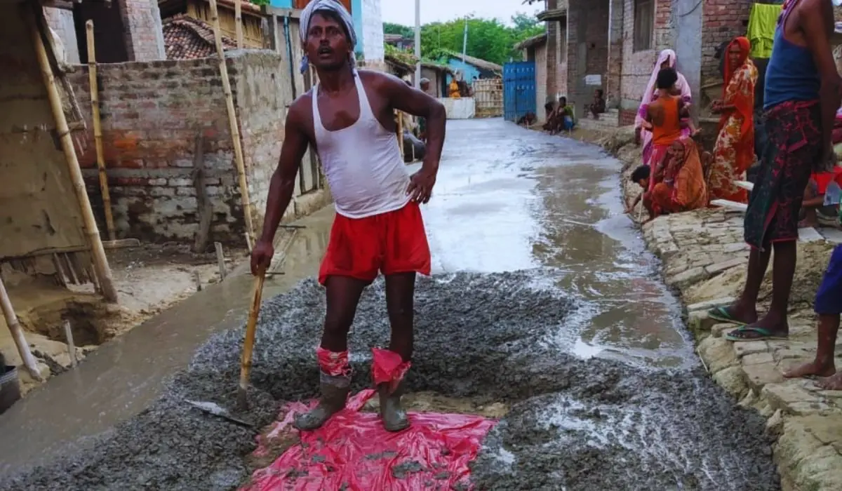 Banka News: रजौन प्रखंड को मिली नई सौगात, विधायक ने तीन पीसीसी सड़कों का किया लोकार्पण