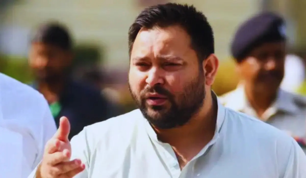 Bihar News: मदरसा शिक्षकों को बुलाकर टोपी पहनने से इनकार, नीतीश पर बरसे तेजस्वी यादव