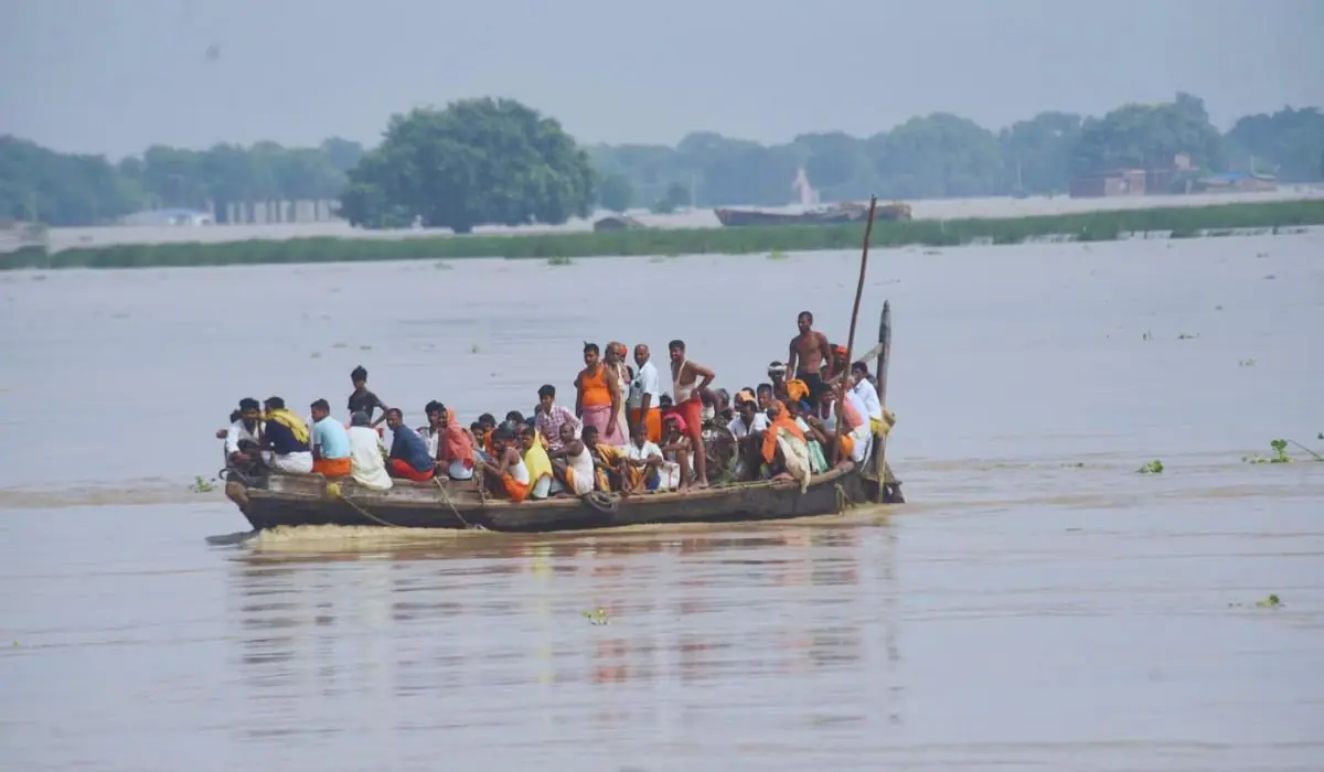 Katihar News: खतरे के निशान से ऊपर बह रही गंगा-कोसी समेत चार नदियाँ, 113 नावों का हो रहा परिचालन