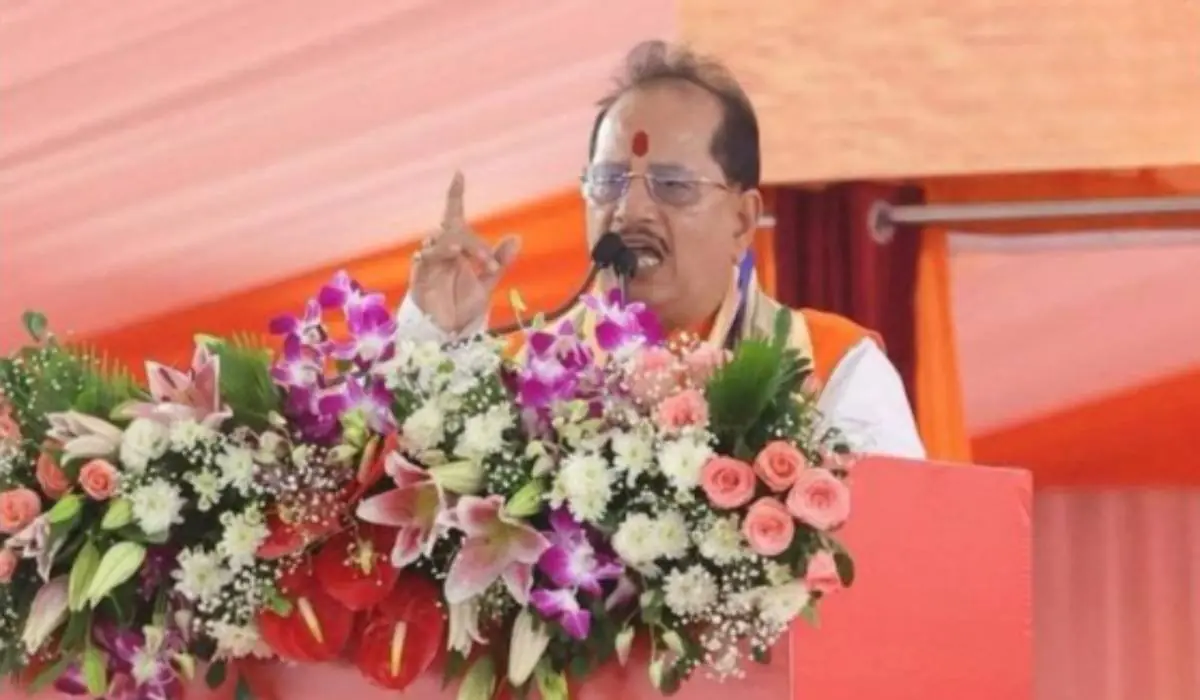 Bihar Politics: डिप्टी CM विजय सिन्हा का बयान  लालटेन और लाल आतंक से निकालकर बिहार को प्रगति की राह पर लाए हैं PM मोदी